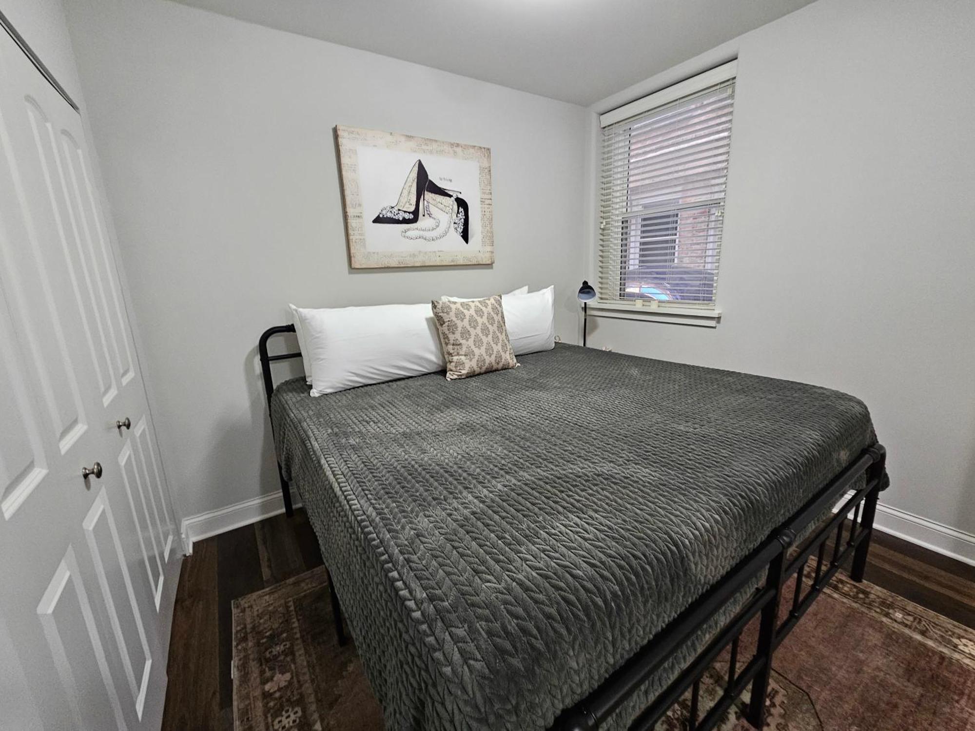 Cozy King Bed Stay At The Historic Inman - 201 Champaign Exteriér fotografie