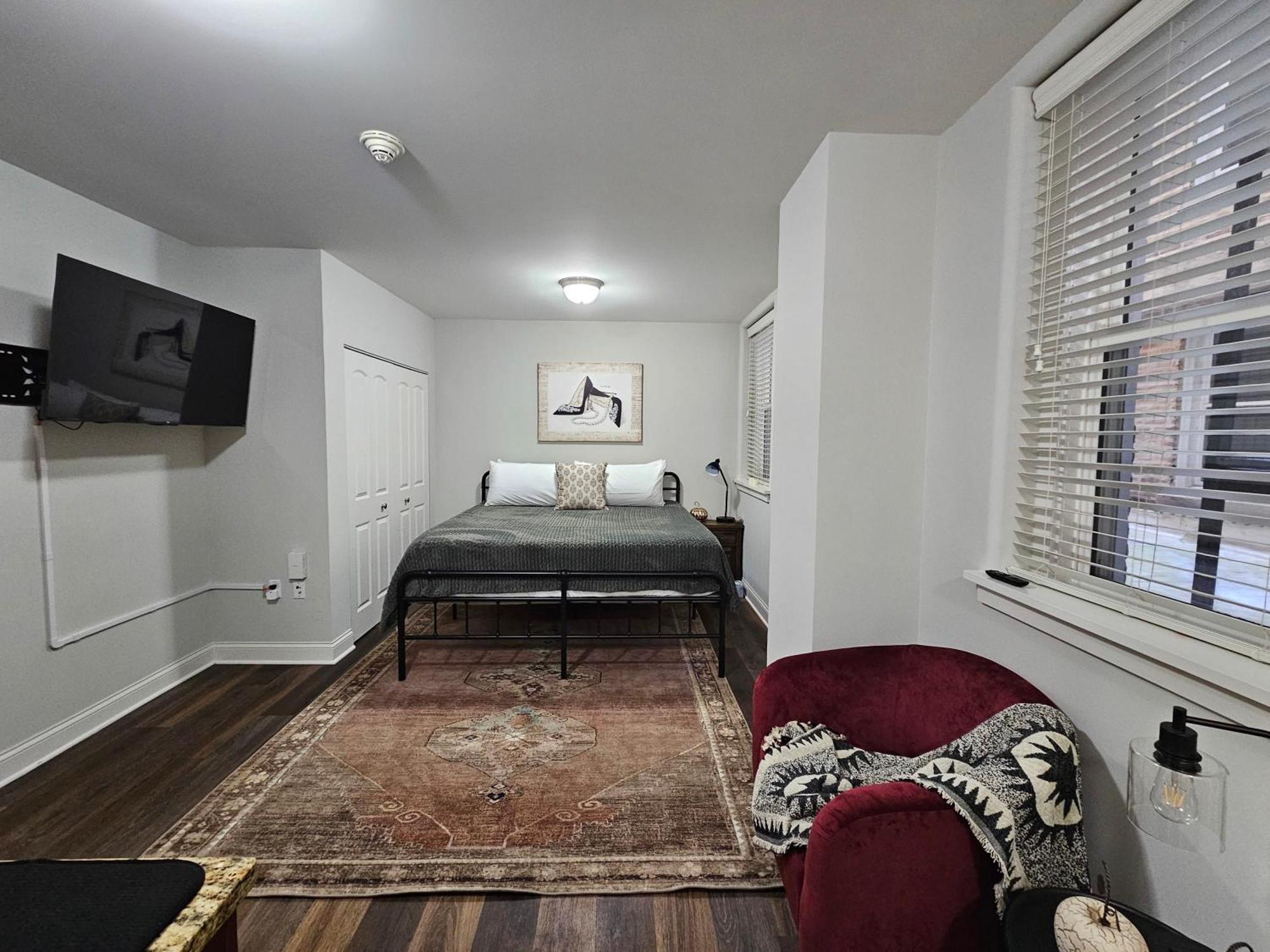 Cozy King Bed Stay At The Historic Inman - 201 Champaign Exteriér fotografie